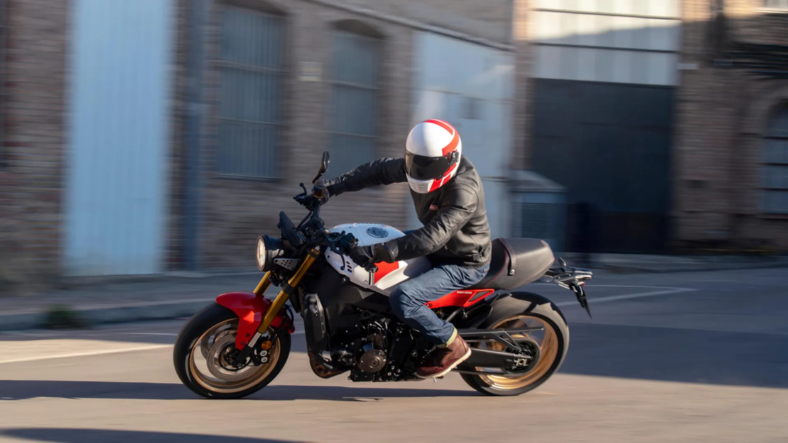 XSR900