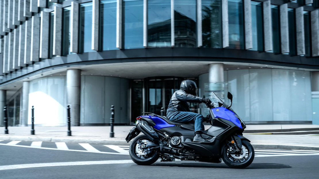 TMAX 560