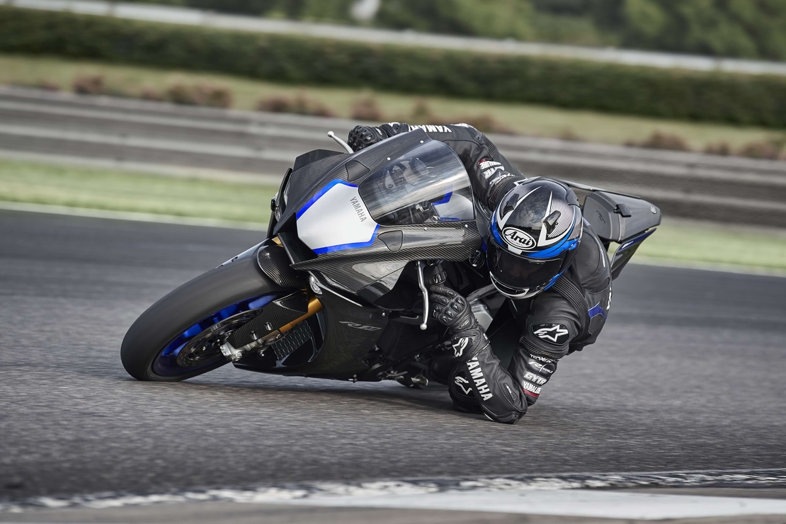 YAMAHA YZF-R1M