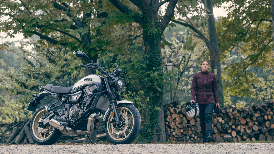 XSR700