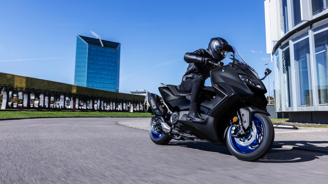 TMAX 560