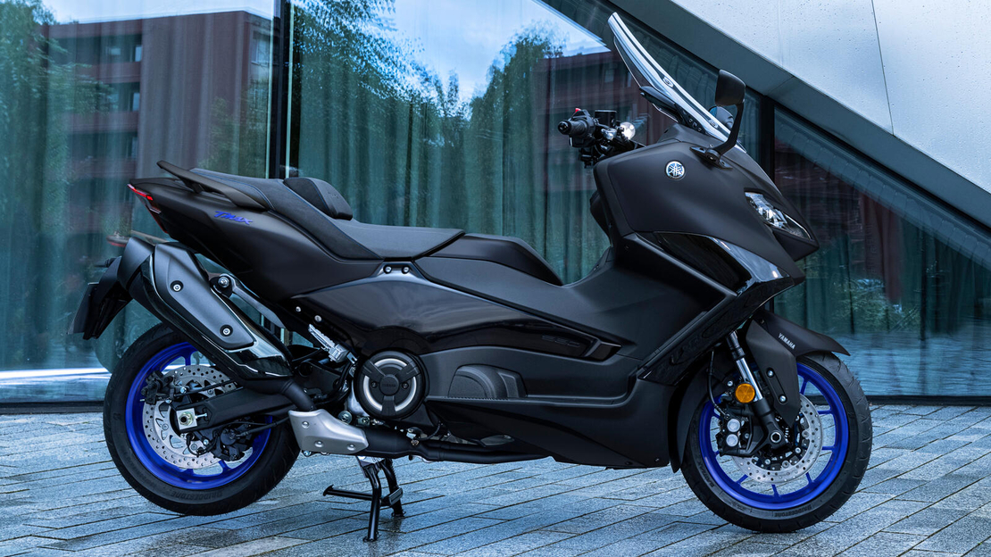 TMAX 560