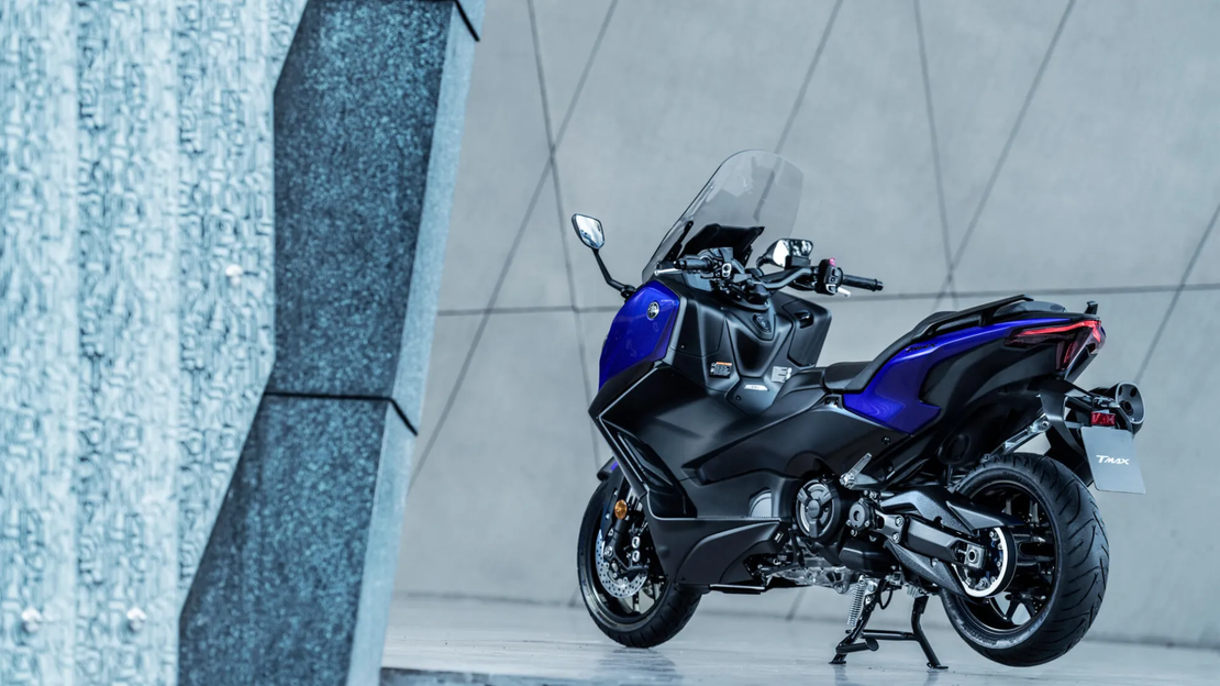 TMAX 560