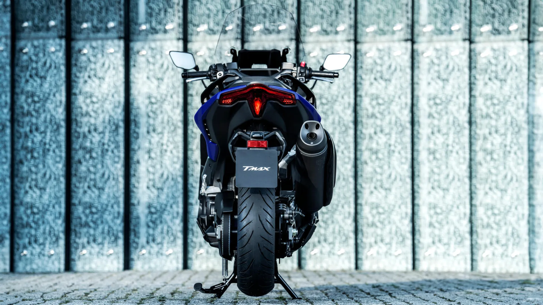TMAX 560