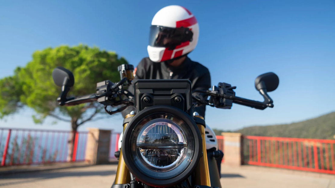 XSR900
