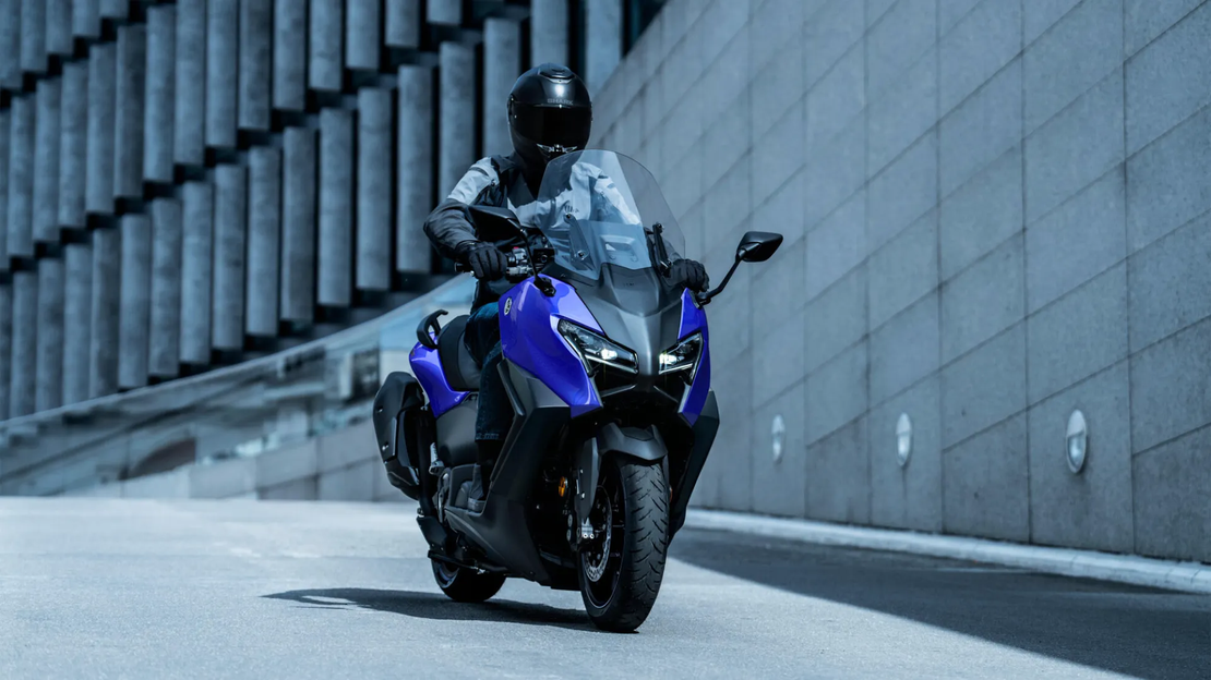 TMAX 560