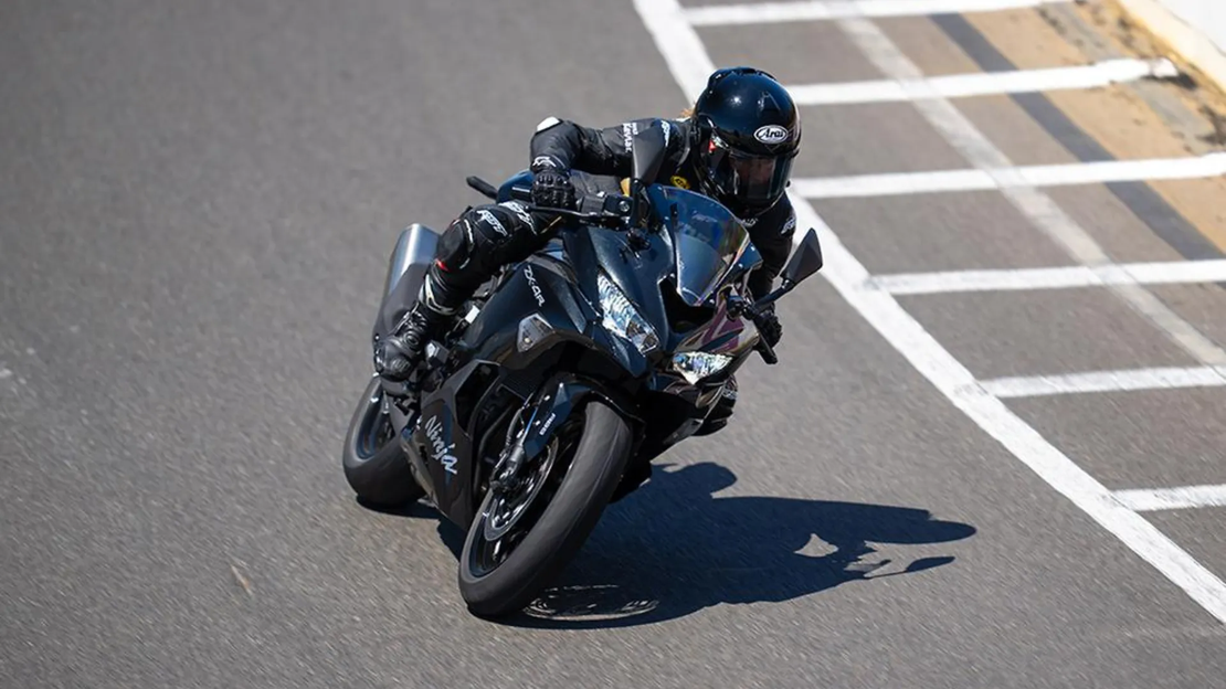 NINJA ZX-4R