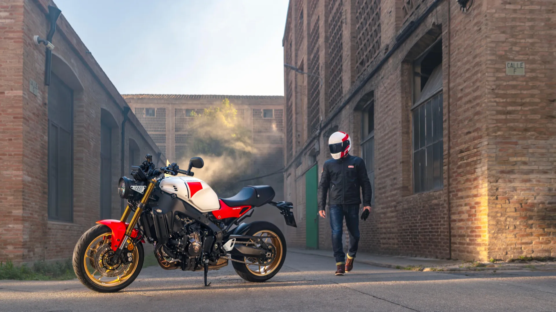 XSR900
