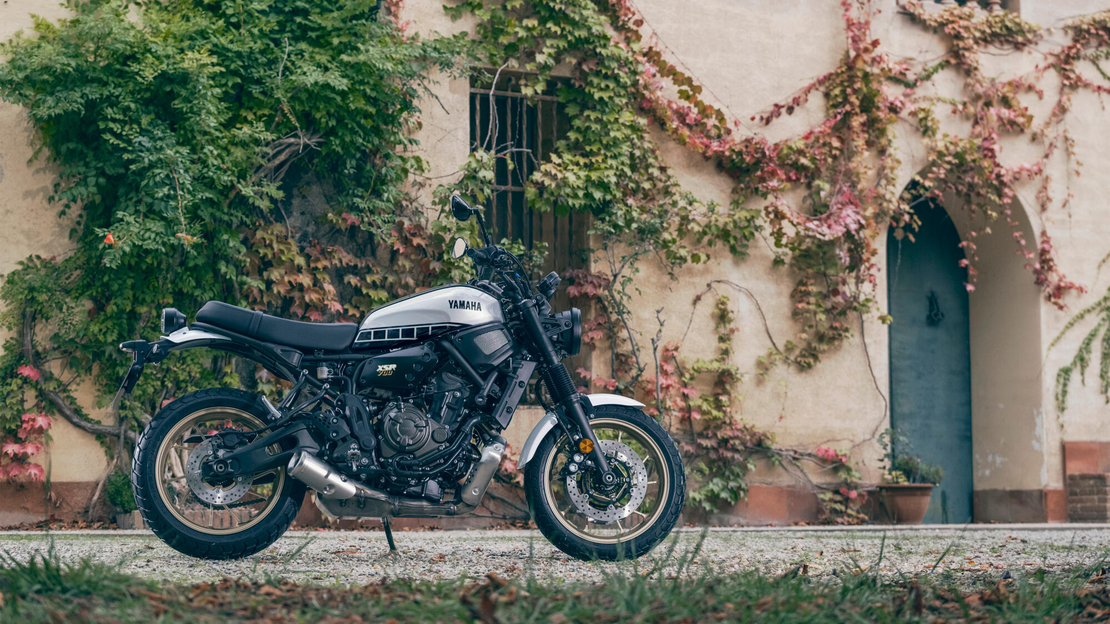 XSR700