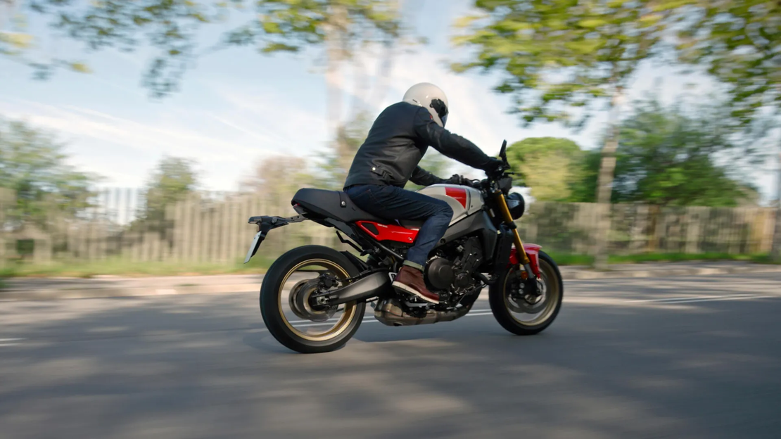 XSR900