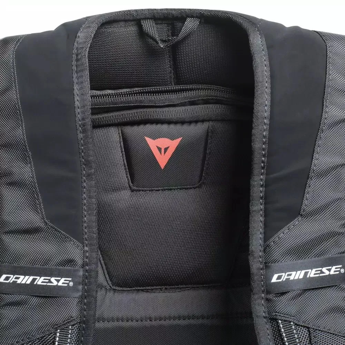 תיק גב קשיח D-MACH BACKPACK אדום
