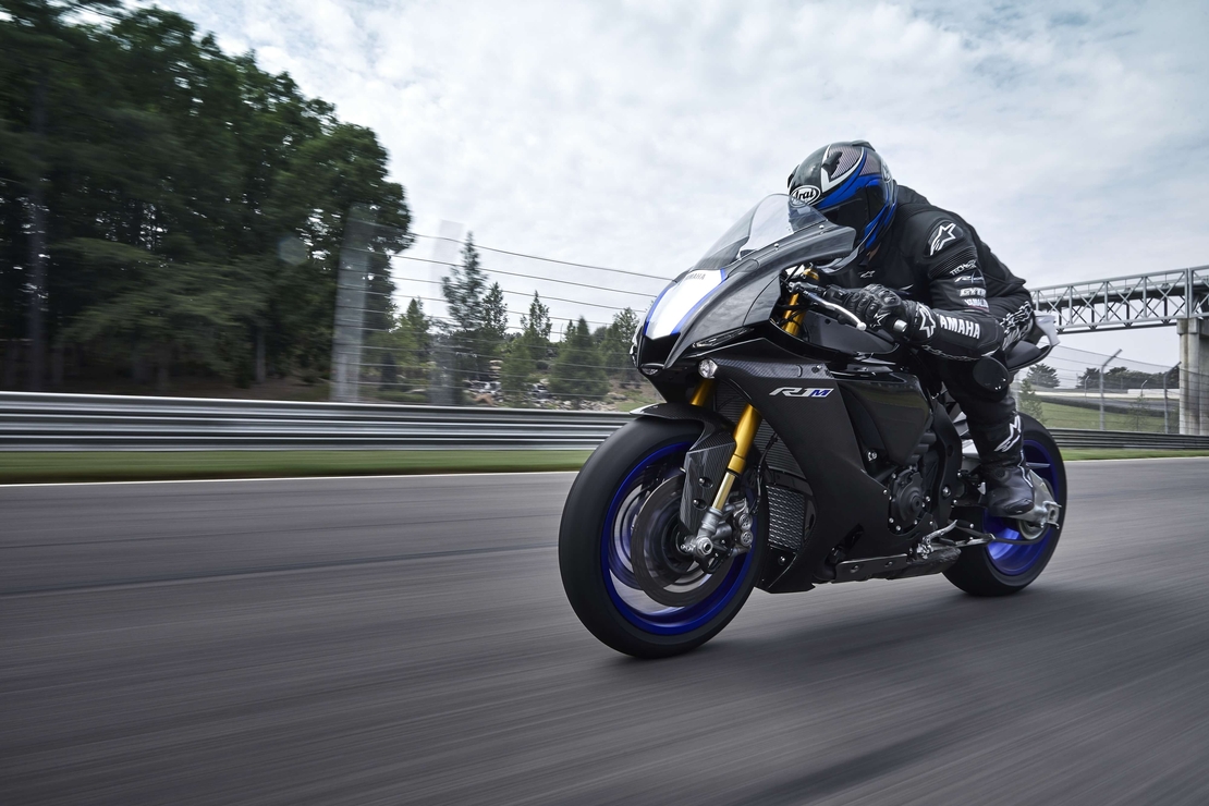 YAMAHA YZF-R1M