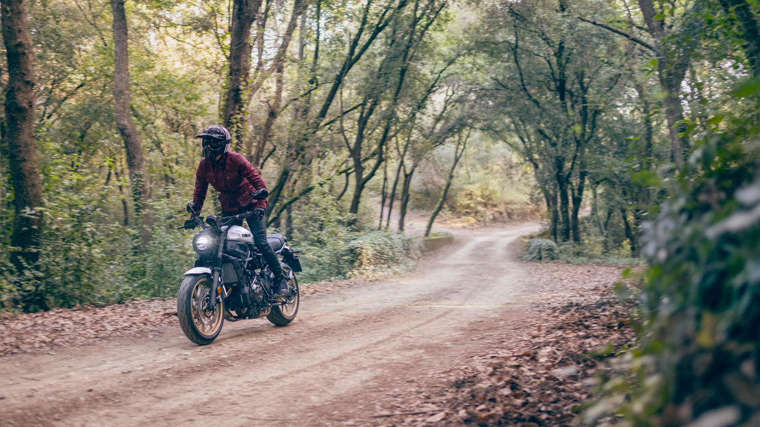 XSR700