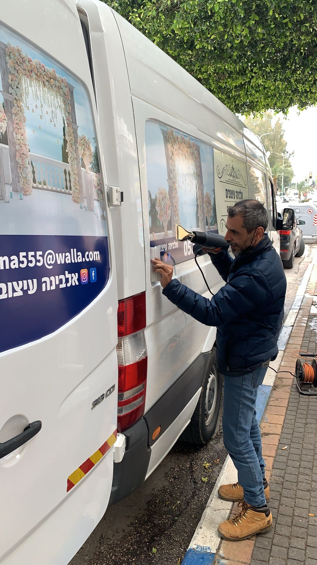מדבקות לרכב בעיצוב אישי - חלון אחורי