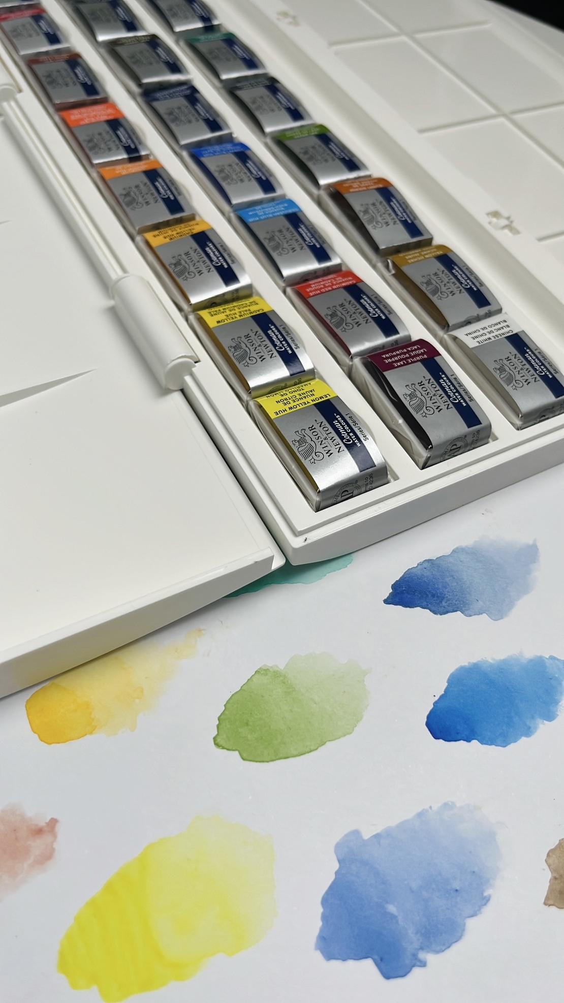 סט צבעי מים 24 גוונים Winsor & Newton