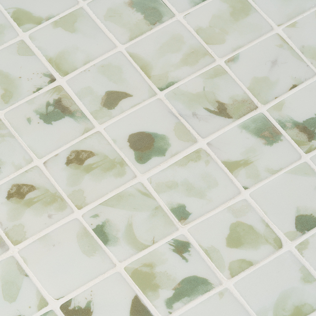 פסיפס זכוכית מט לבריכה Blots