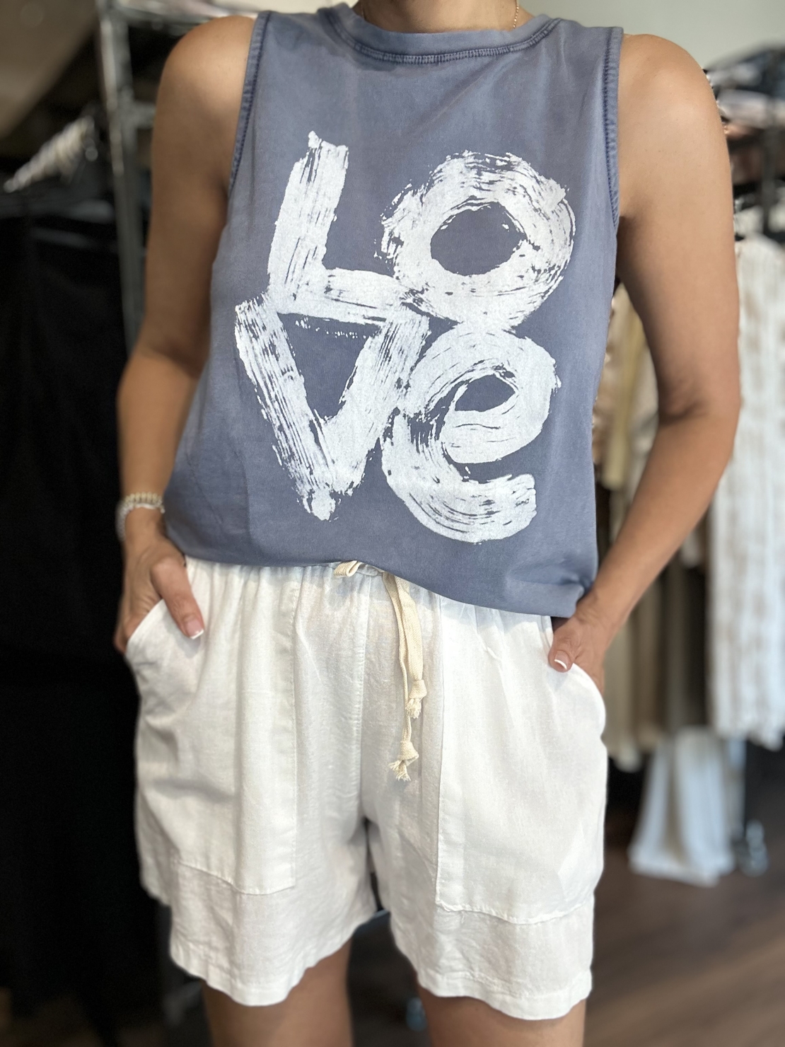 חולצת LOVE