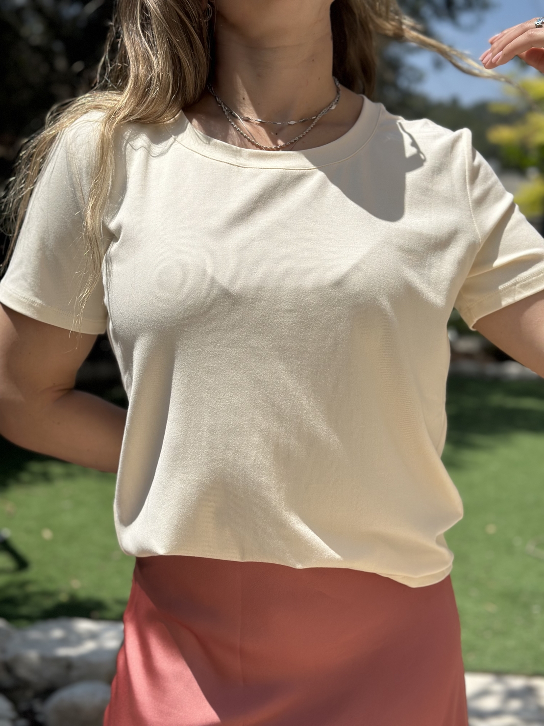 חולצת בייסיק אורן שמנת