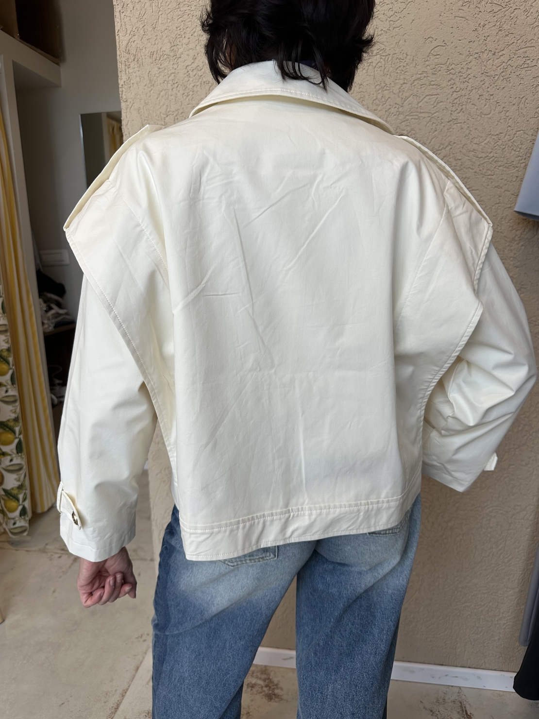 ג׳קט Cape Shoulder