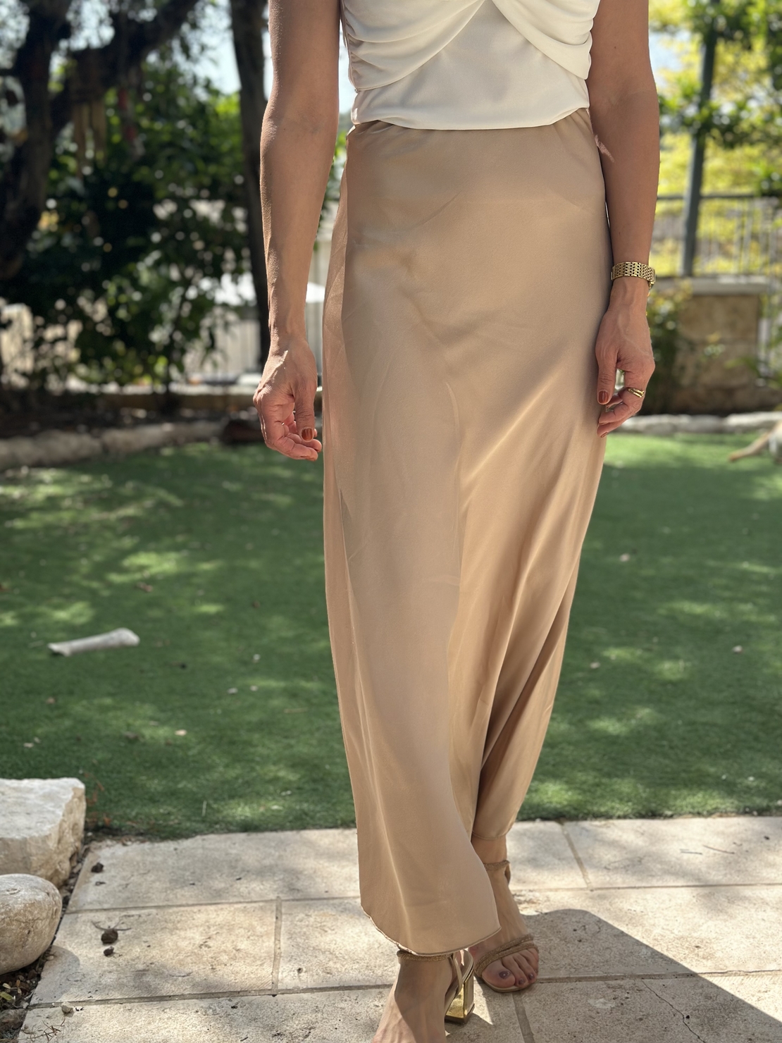 חצאית סאטן שמפניה