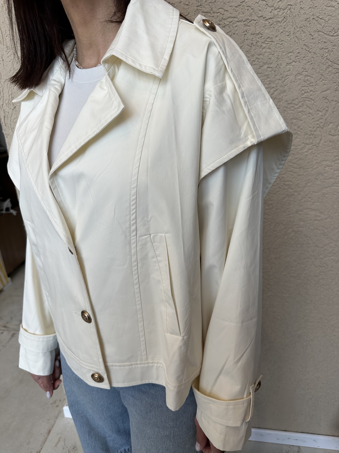 ג׳קט Cape Shoulder