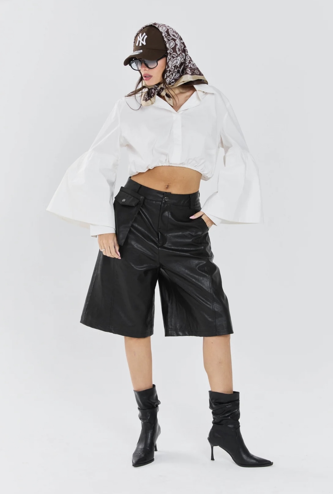 מכנס סאני דמוי עור