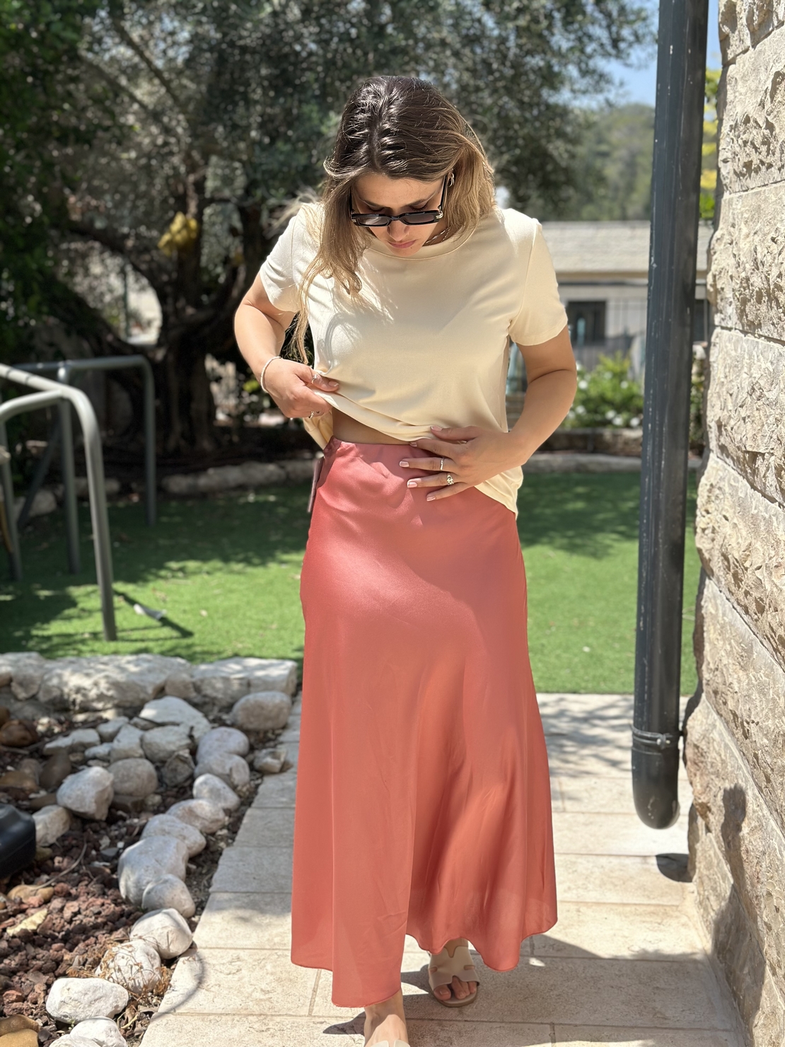 חצאית סאטן ורוד פיצ׳