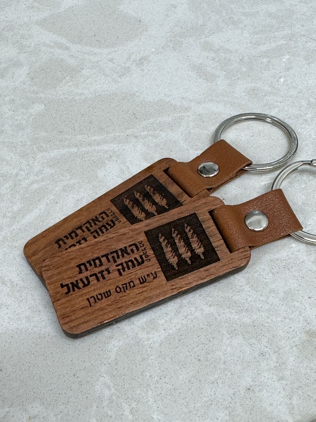 מחזיק מפתחות עץ
