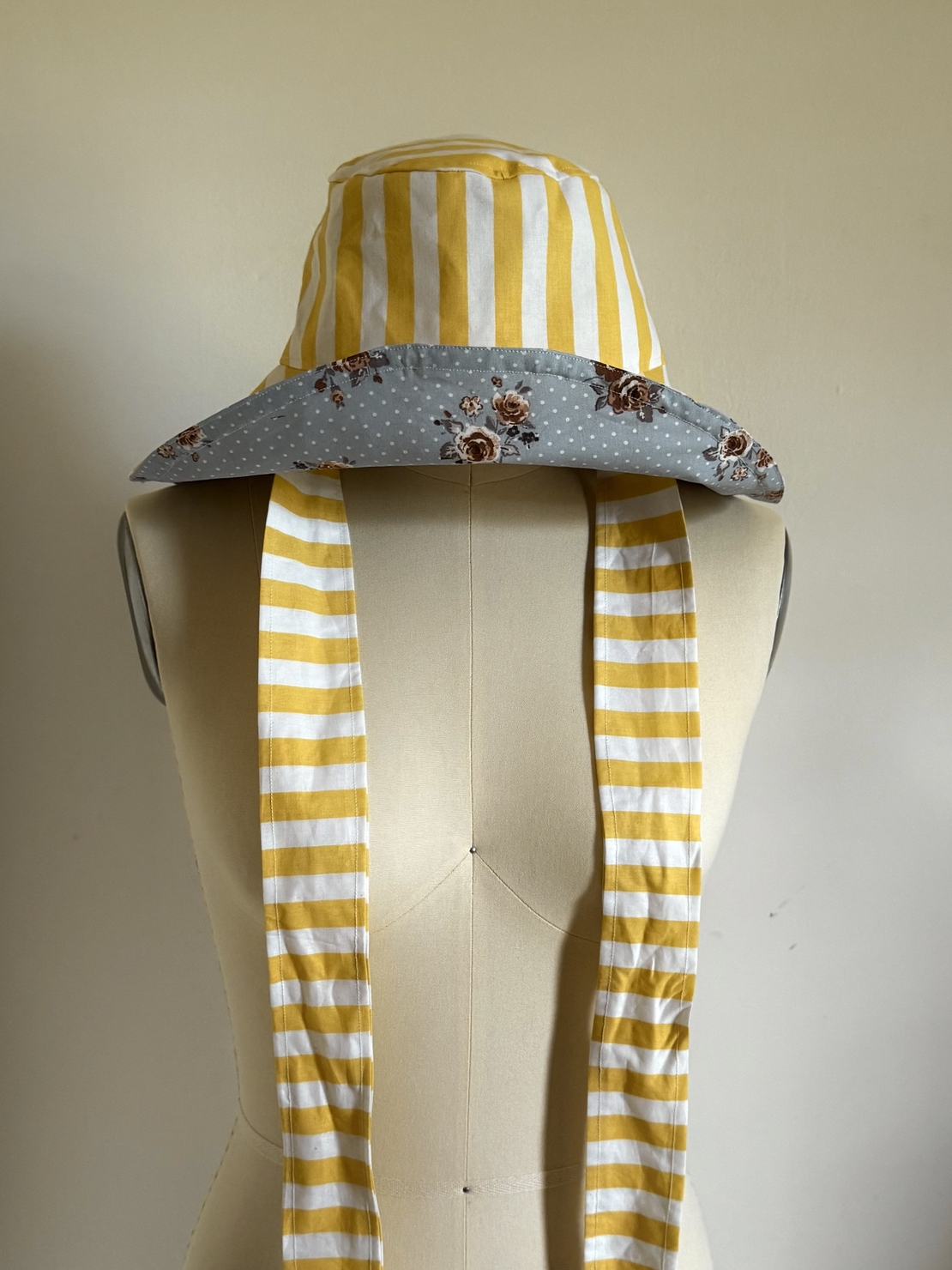 Double-sided Hands made summer hat - striped