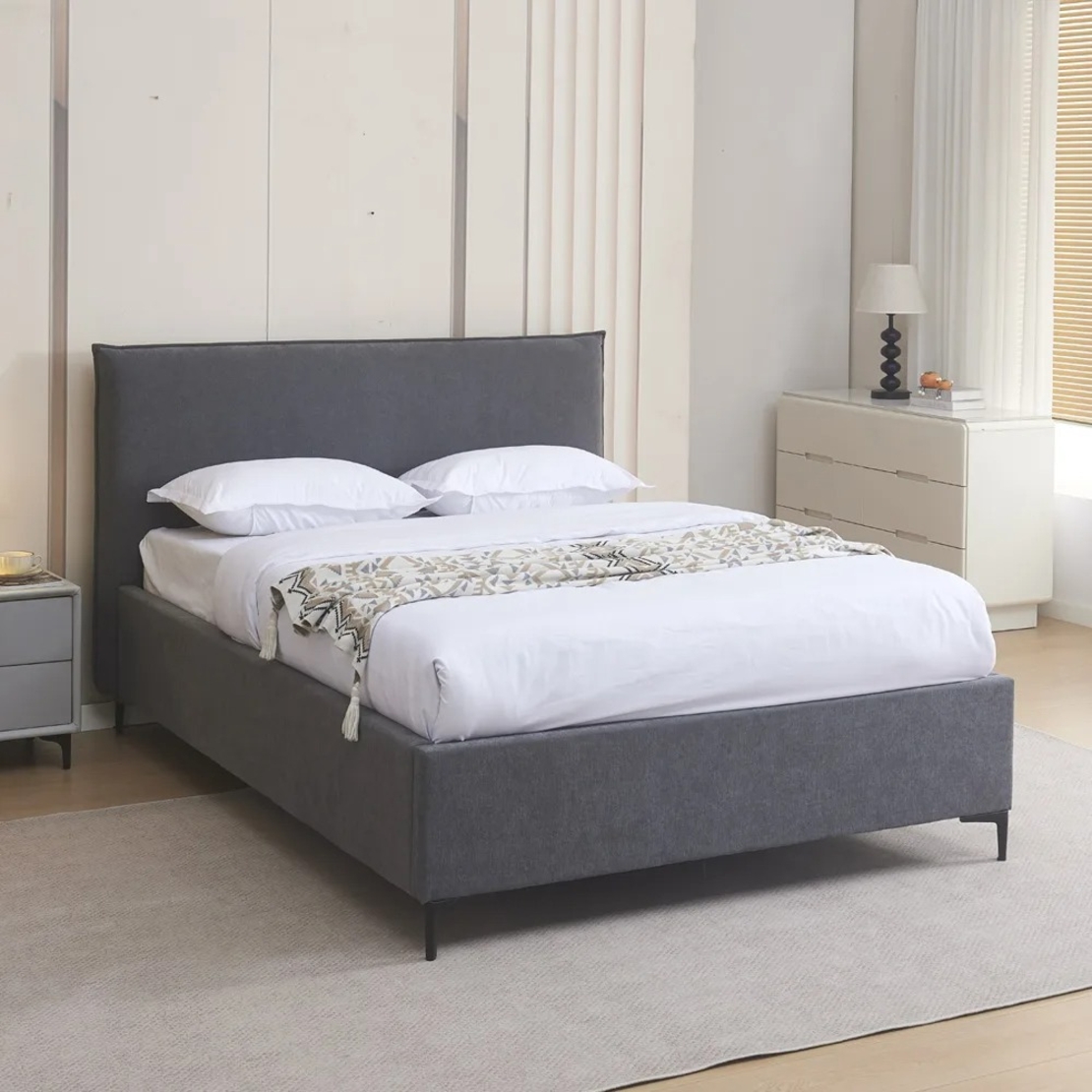 מיטה זוגית מעוצבת בריפוד בד רחיץ עם ארגז מצעים מעץ דגם גלורי אפור