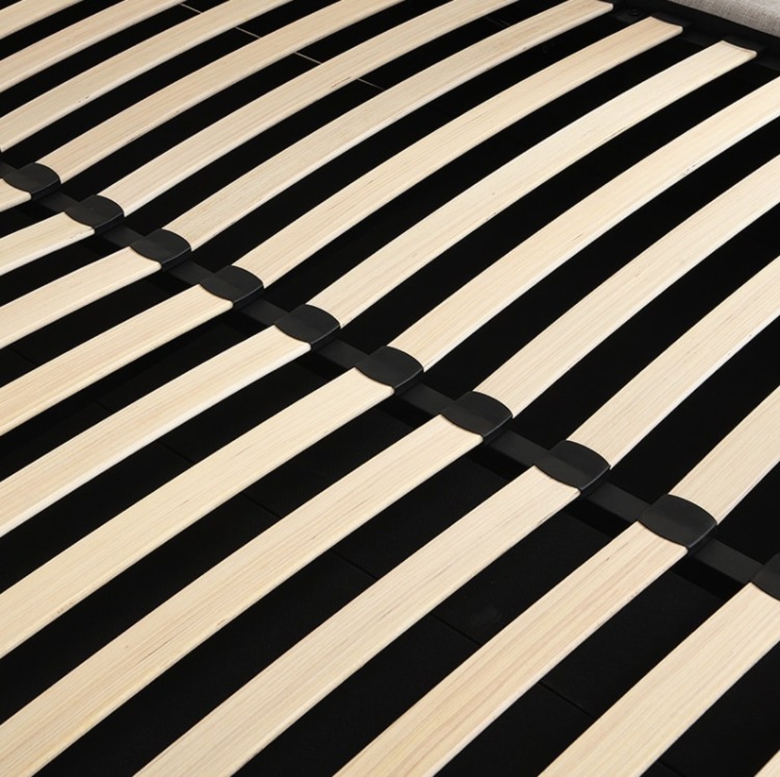 מיטה זוגית מעוצבת בריפוד בד רחיץ עם ארגז מצעים 200×160 דגם סרה SERRA אפור