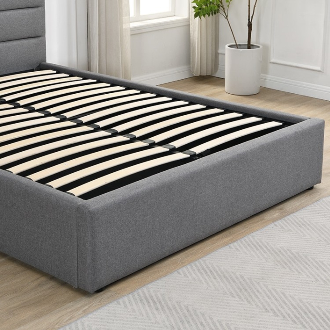 מיטה זוגית מעוצבת בריפוד בד רחיץ עם ארגז מצעים 200×160 דגם סרה SERRA אפור