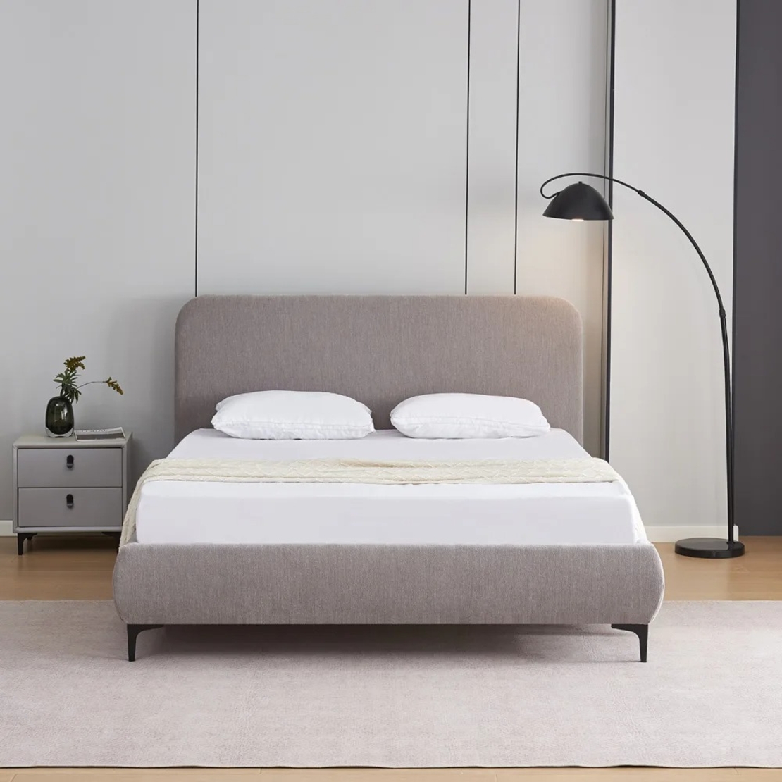 מיטה זוגית מרופדת בד רחיץ 3D עם רגלי ברזל דגם קורין אפור