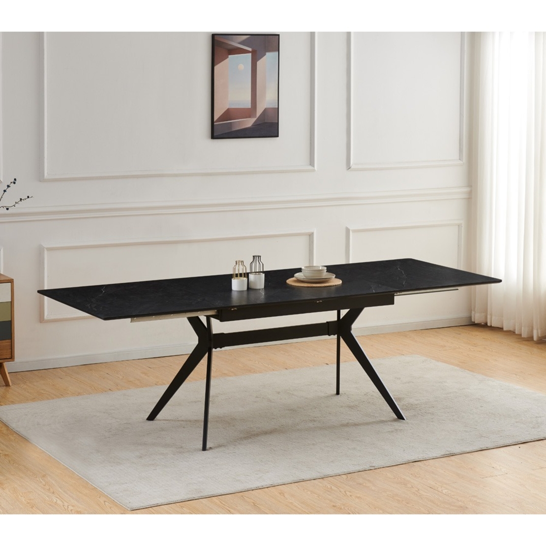 שולחן אוכל נפתח 1.4-2.4 מ' עם רגלי ברזל דגם סנטוריני-שיש שחור