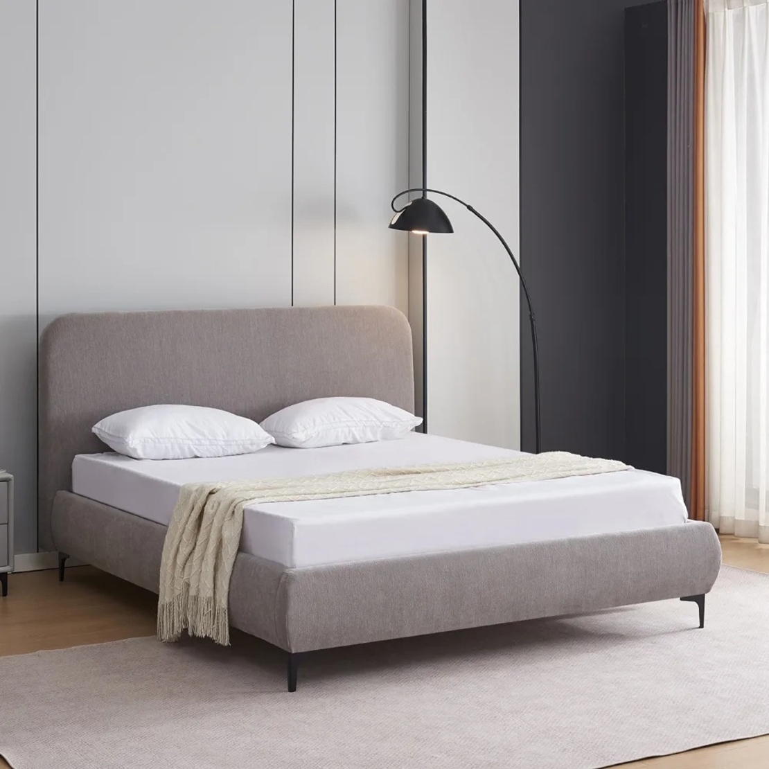 מיטה זוגית מרופדת בד רחיץ 3D עם רגלי ברזל דגם קורין אפור