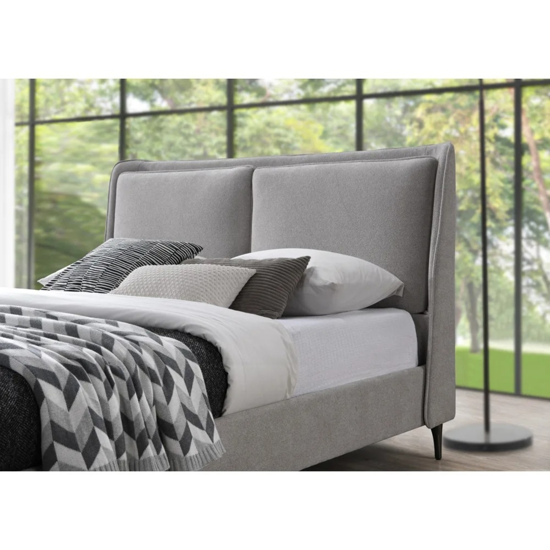 מיטה זוגית מרופדת בד בוקלה דגם כריות אפור