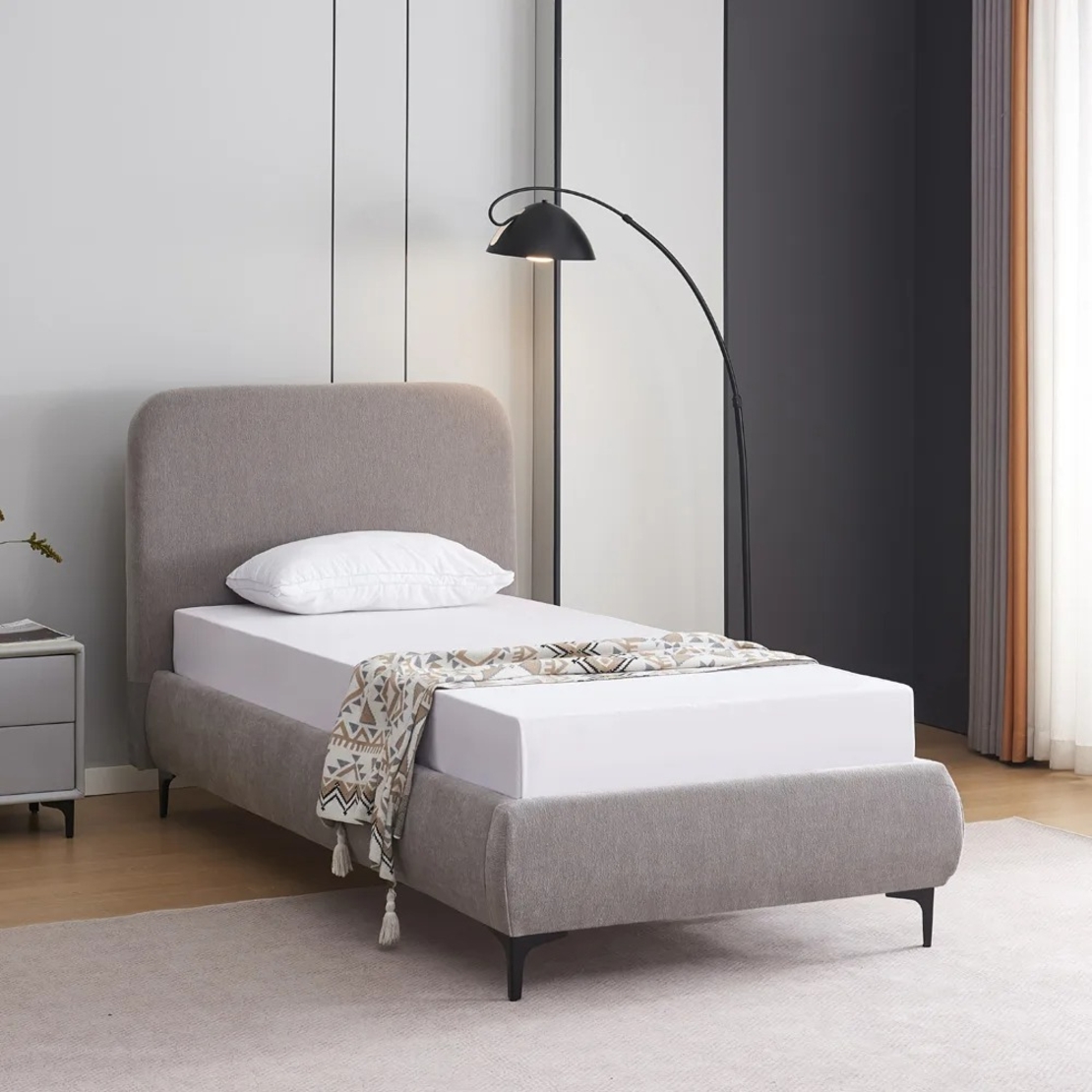 מיטה יחיד למזרן 90×190 מרופדת בד רחיץ 3D עם רגלי ברזל דגם קורין אפור