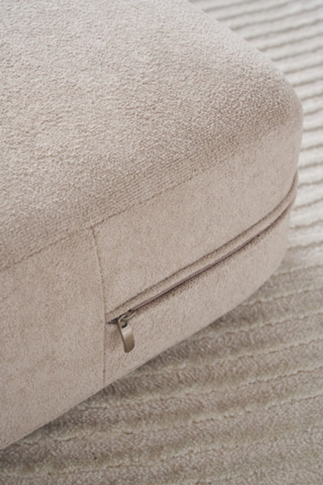 ספה דו-מושבית נפתחת למיטה זוגית דגם קסנדרה CASSANDRA חום בהיר (בז')