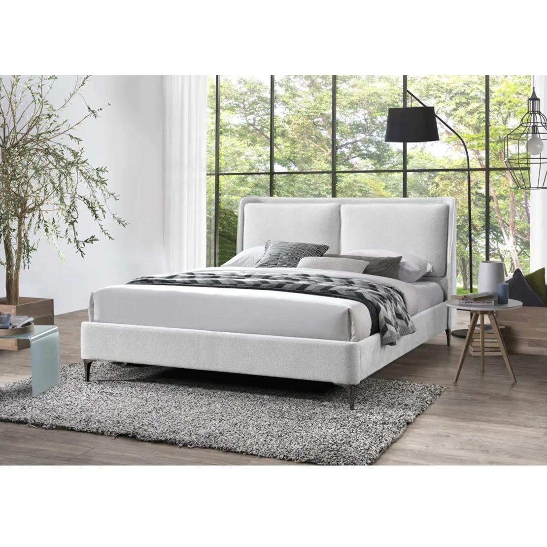 מיטה זוגית מרופדת בד בוקלה דגם כריות שמנת