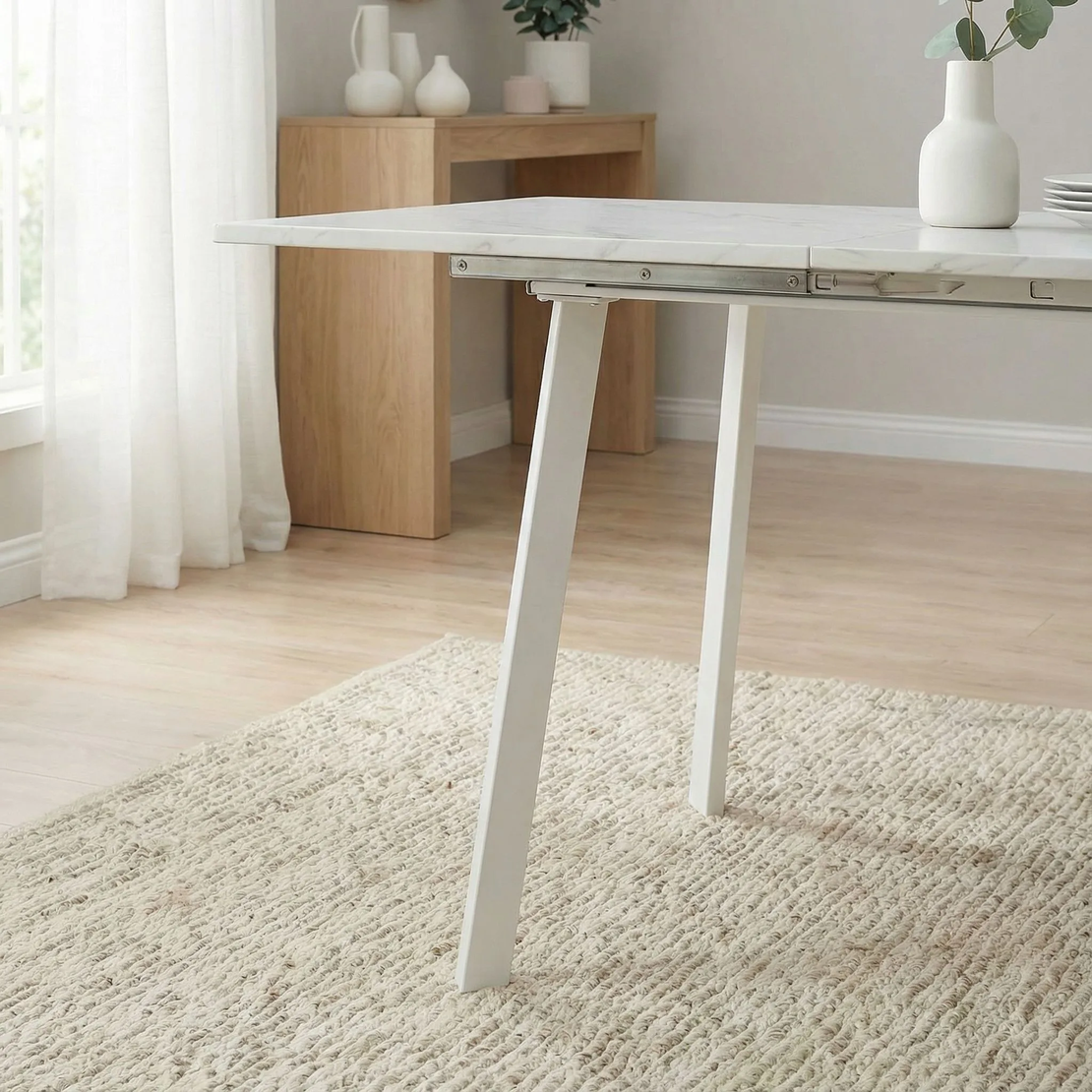 פינת אוכל נפתחת כולל ו-4 כסאות מרופדים דגם אריאל-גלית