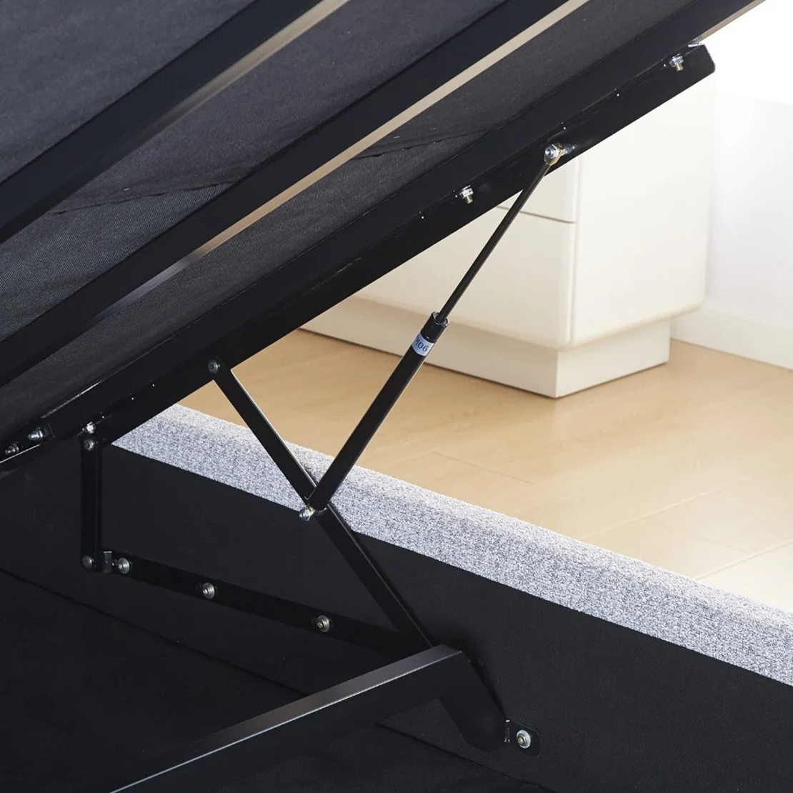 מיטה זוגית מעוצבת בריפוד בד בוקלה עם ארגז מצעים מעץ דגם נוגה אפור