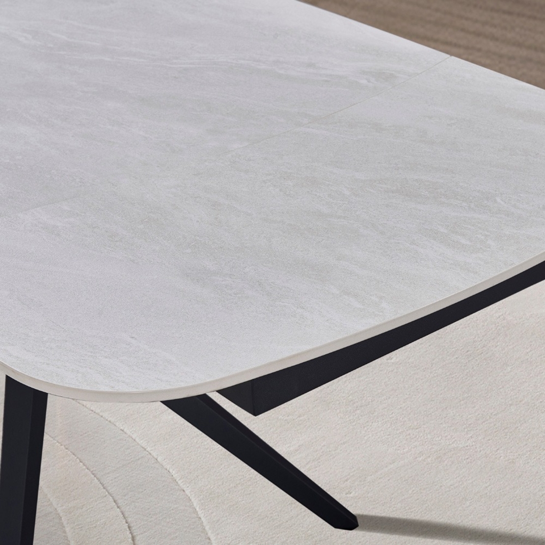 שולחן אוכל אבן קרמית באורך 1.6 מ' נפתח ל- 2.4 מ' עם רגלי ברזל דגם ספיישל