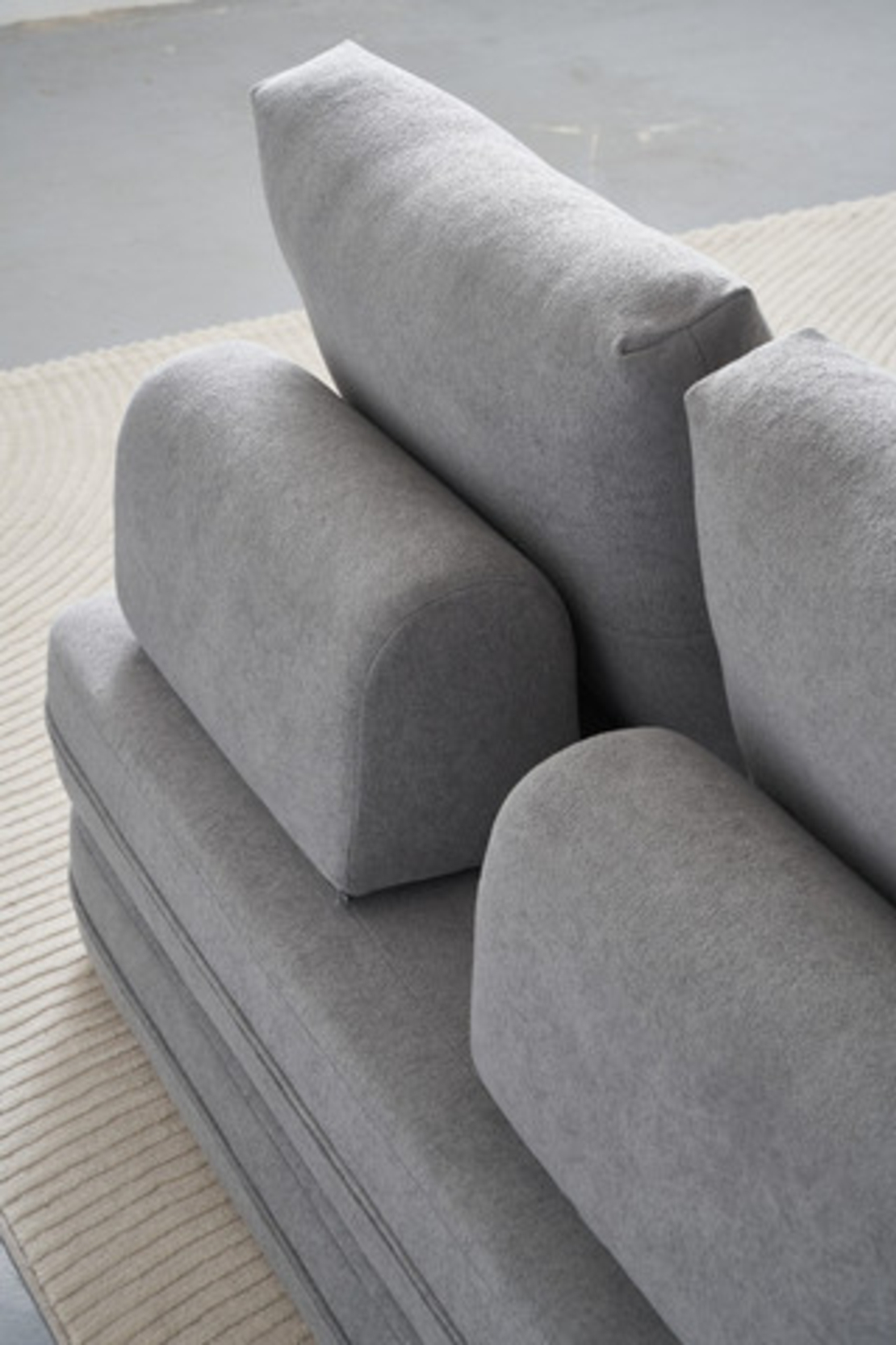 ספה דו-מושבית נפתחת למיטה זוגית דגם קסנדרה CASSANDRA אפור בהיר