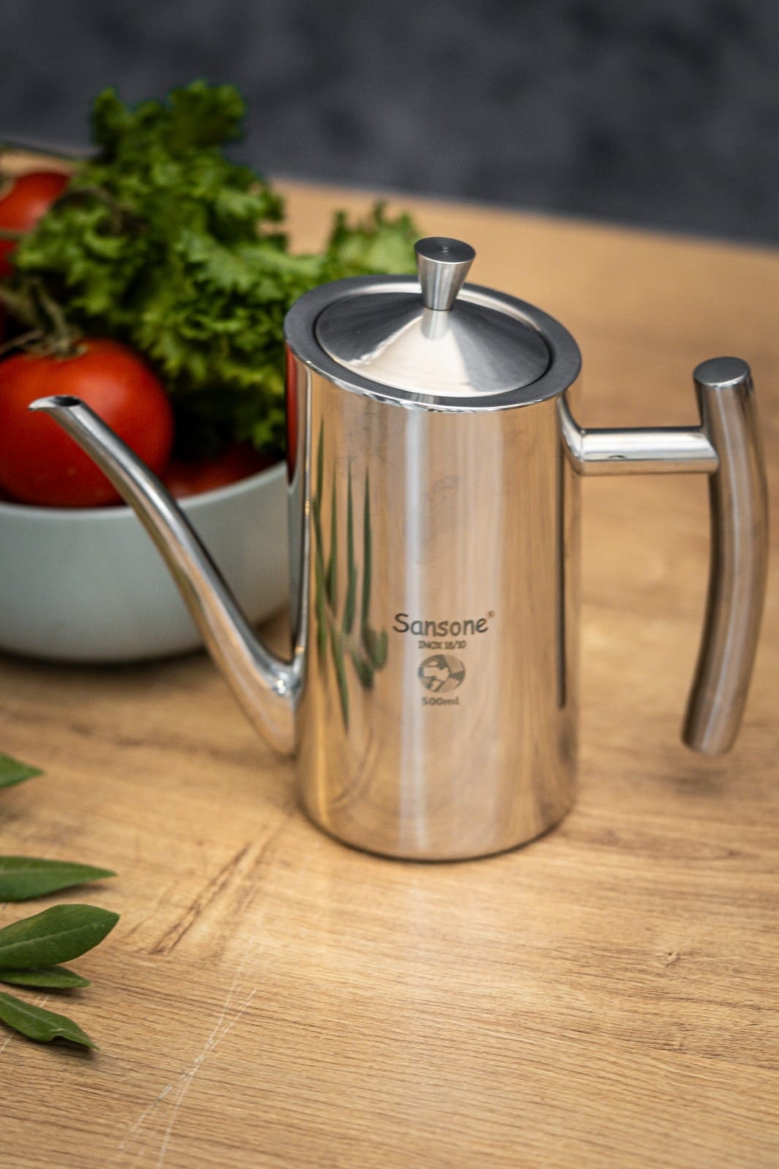 קנקן נירוסטה לשמן זית – 500 מ”ל + 5 ליטר שמן זית