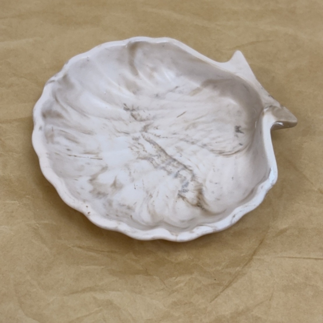 מגשית בדגם צדפה