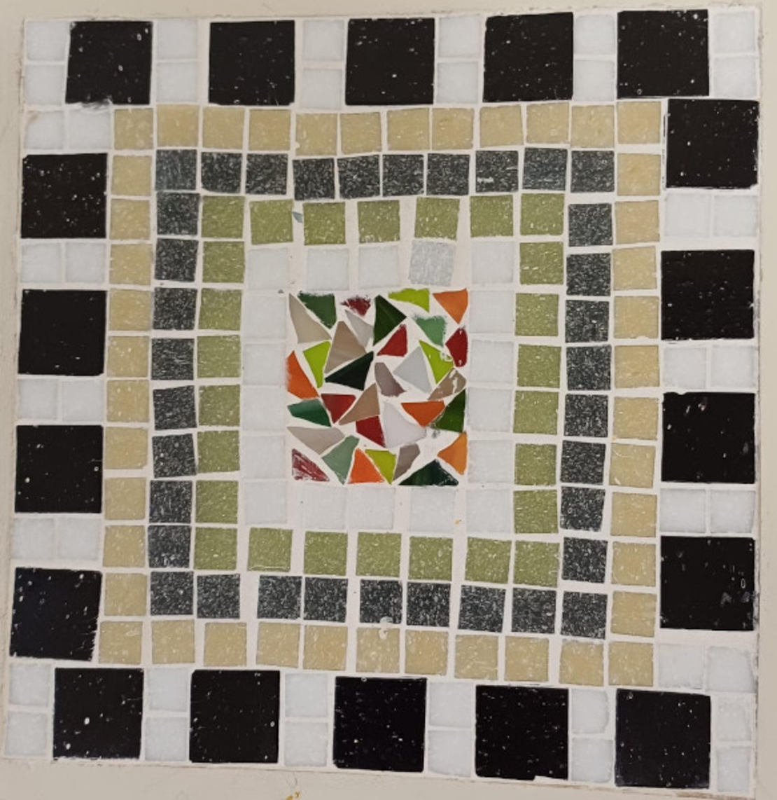 משטח לסירים פסיפס צבעוני