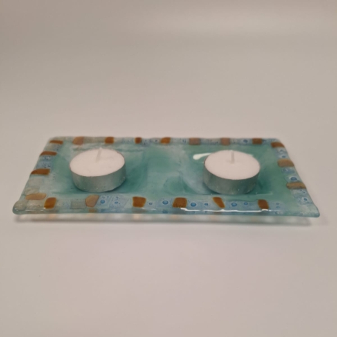 צלחת מחולקת עם שקעים