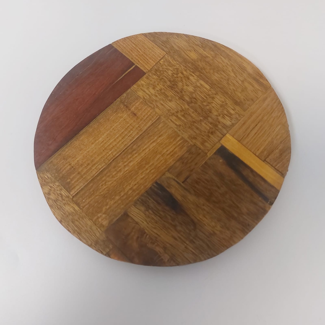 משטח לסירים מעץ דגם פסיפס עגול