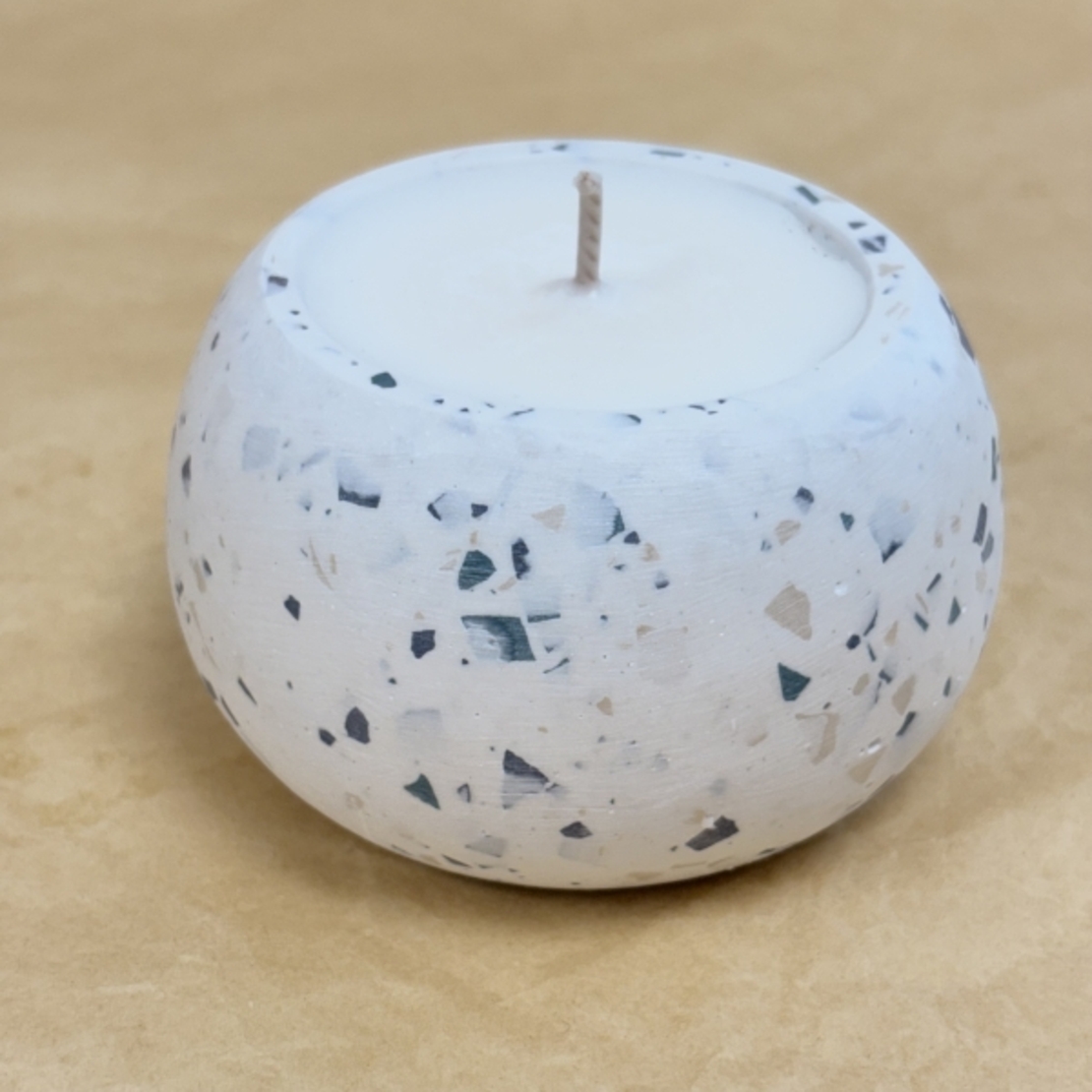 נר עגול בינוני