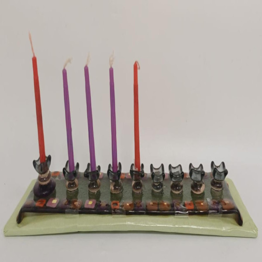 חנוכית זכוכית פיוזן צבעונית